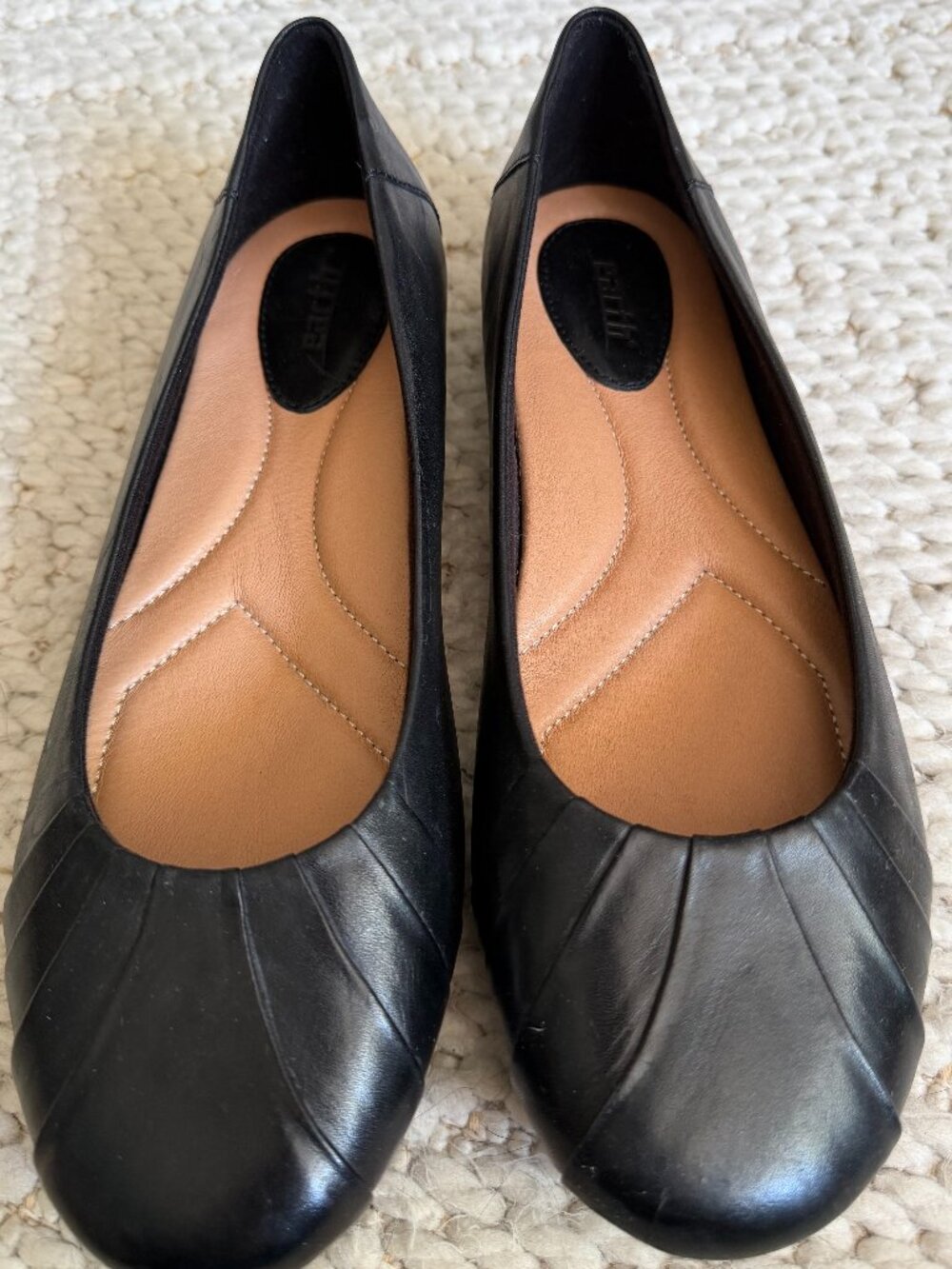Earth - Black Flats - Womens Size 8